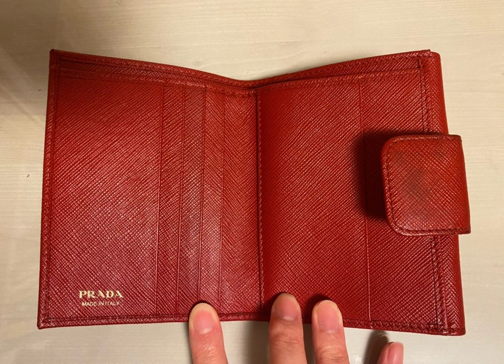 프라다 빨강 지갑--2