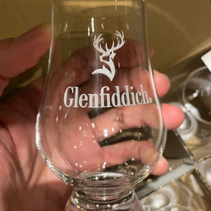 글렌피딕 위스ㅋ 전용잔 정품 글렌캐런잔 팝니다 이미지
