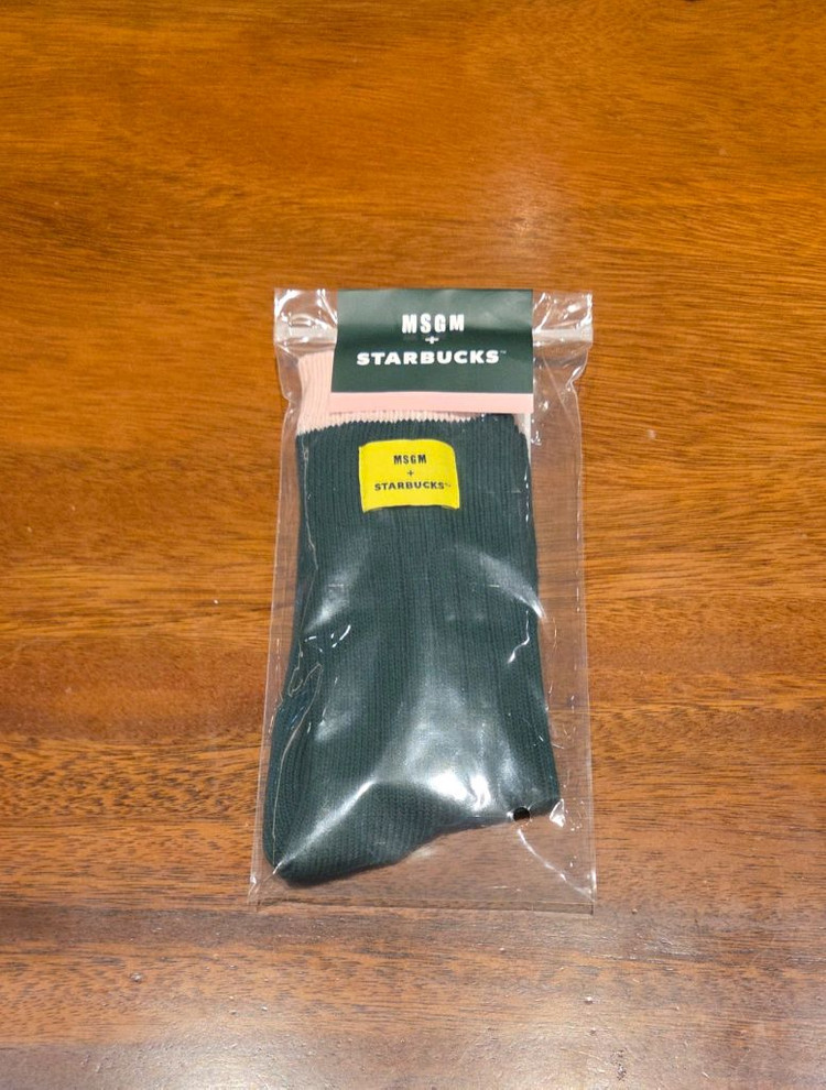 스타벅스와 MSGM 콜라보 양말 그린 색상입니다 미개봉 새상품--1