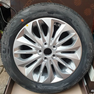 쌍용체어맨 (17인치 알로이 휠 타이어 세트)