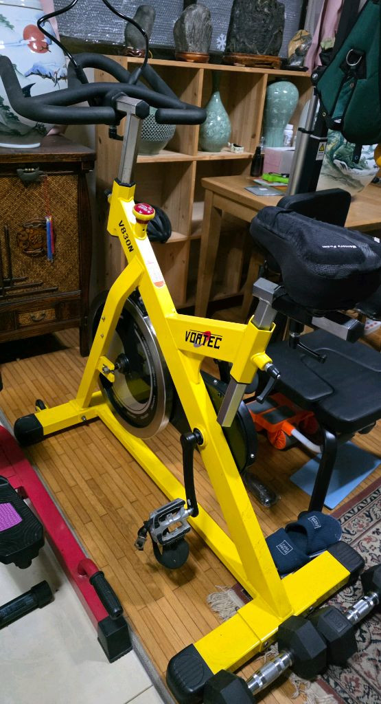 보텍 스피닝 자전거 이미지