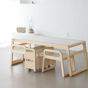 폴반 스튜디에 아이 의자