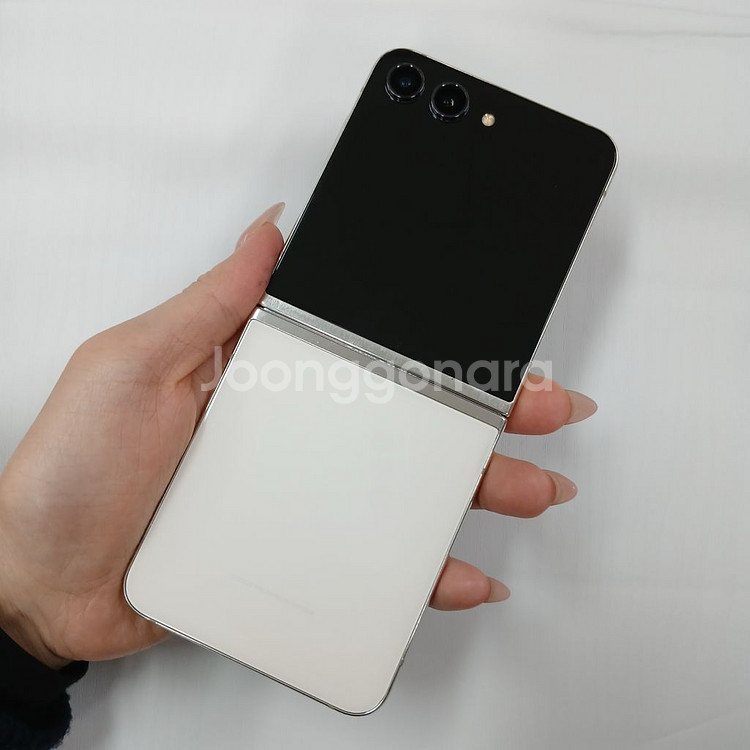 상태최상급 갤럭시Z플립5 256기가 크림 공기계 학생폰 서울중고폰 저가폰 최저가 알뜰폰 기기변경--0