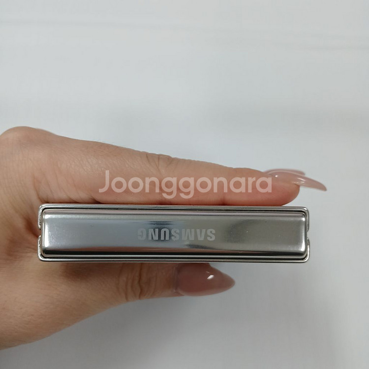 상태최상급 갤럭시Z플립5 256기가 크림 공기계 학생폰 서울중고폰 저가폰 최저가 알뜰폰 기기변경--5