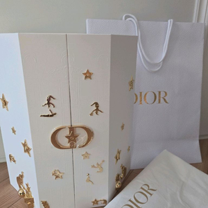 디올 30 몬테뉴 어드벤트 캘린더 2025 크리스마스 뷰티에디션 이미지