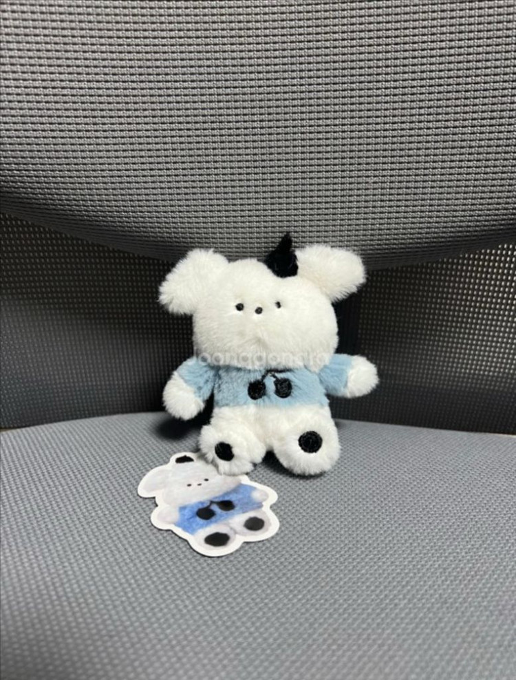 150스튜디오 플러피 시팅 키링 팝니당 이미지