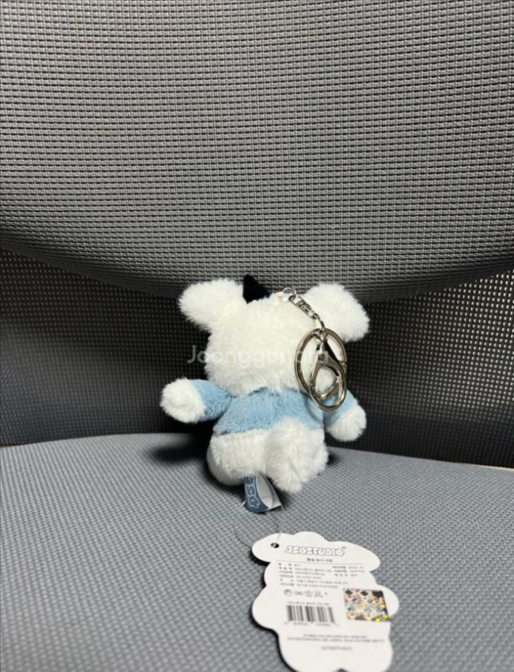 150스튜디오 플러피 시팅 키링 팝니당 이미지