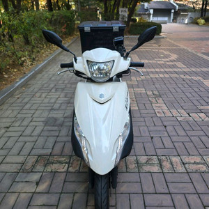 스즈끼 어드레스 스쿠터 화이트