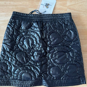 몽클레어키즈 버버리키즈 버버리칠드런 패딩 스커트 10y(새상품) 타오 보보쇼즈 봉쁘앙 msgm 캉골 리미떼두두