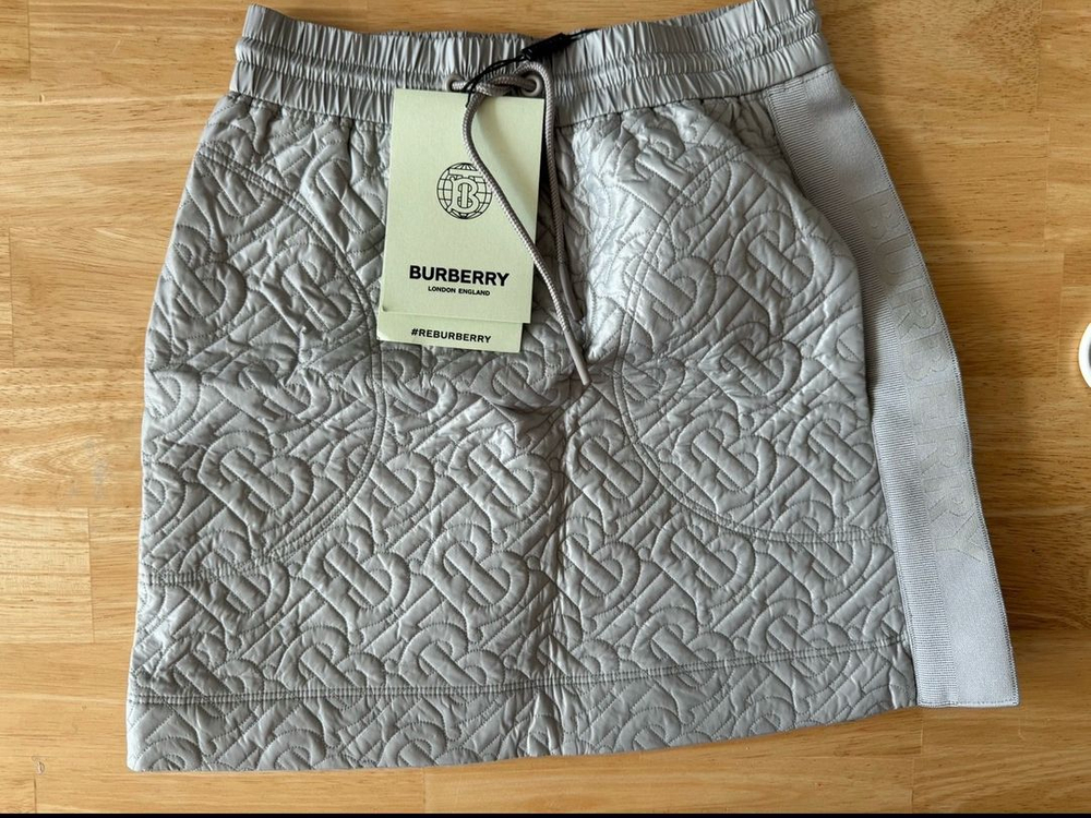 버버리키즈 버버리칠드런 패딩 스커트 10y(새상품) 타오 보보쇼즈 봉쁘앙 msgm 캉골 리미떼두두--2
