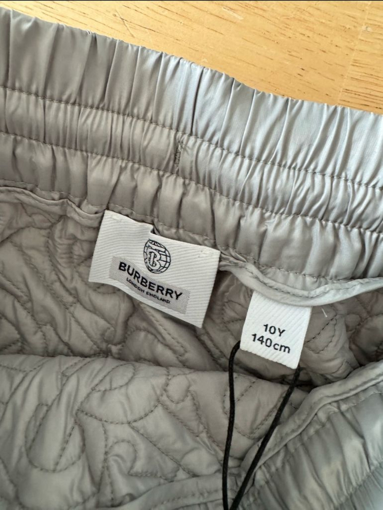 버버리키즈 버버리칠드런 패딩 스커트 10y(새상품) 타오 보보쇼즈 봉쁘앙 msgm 캉골 리미떼두두--3