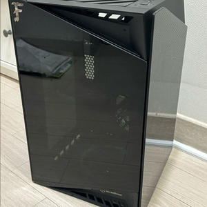 SilverStone SST-LD03 STCOM 컴퓨터 케이스 팔아요 (내용 필독)
