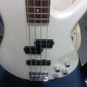 아이바네즈 GSR200 베이스기타