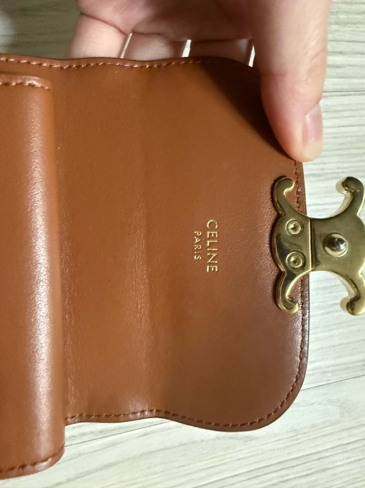 셀린느 트리옹프 반지갑 블랙 이미지