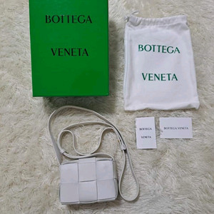 보테가베네타 미니 카세트백