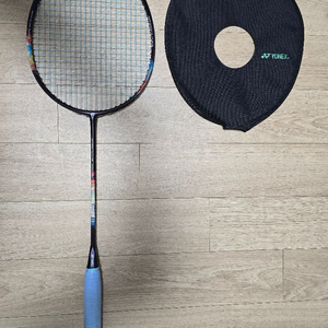 [A급l보증O] 요넥스 700프로 4U (EB63l27) 배드민턴라켓 판매합니다.