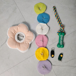 강아지용품 급식기 세트 급식기 받침대 클릭커 넥카라 노즈워크 장난감