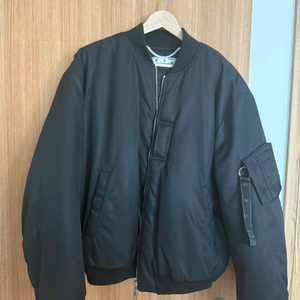 오프화이트 봄버 XL사이즈 새상품컨디션