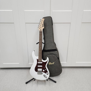 콜트 스트랫 일렉기타 G115 SE 화이트