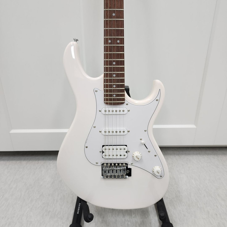 콜트 스트랫 일렉기타 G200 연핑크 이미지