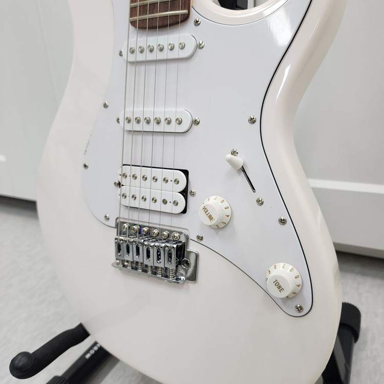 콜트 스트랫 일렉기타 G200 연핑크 이미지