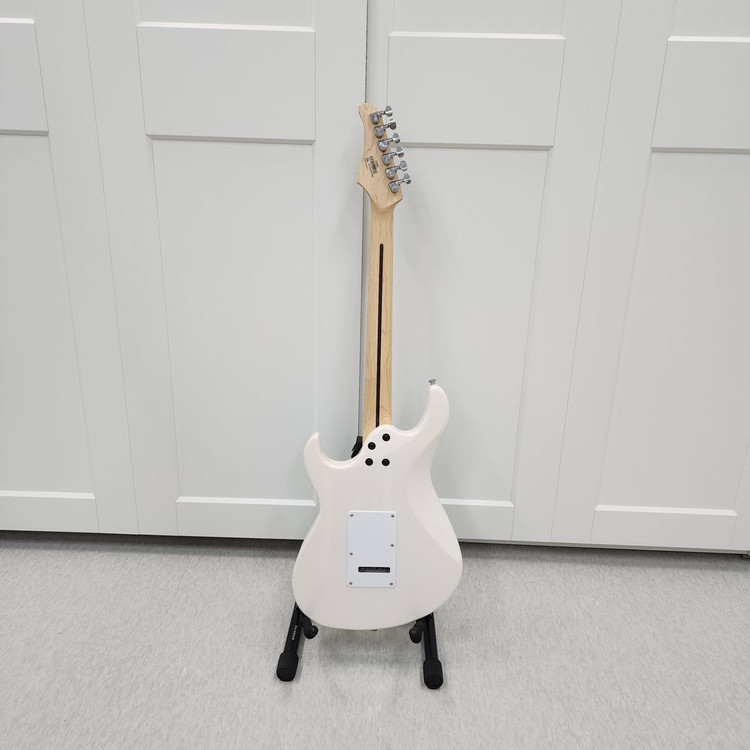 콜트 스트랫 일렉기타 G200 연핑크 이미지