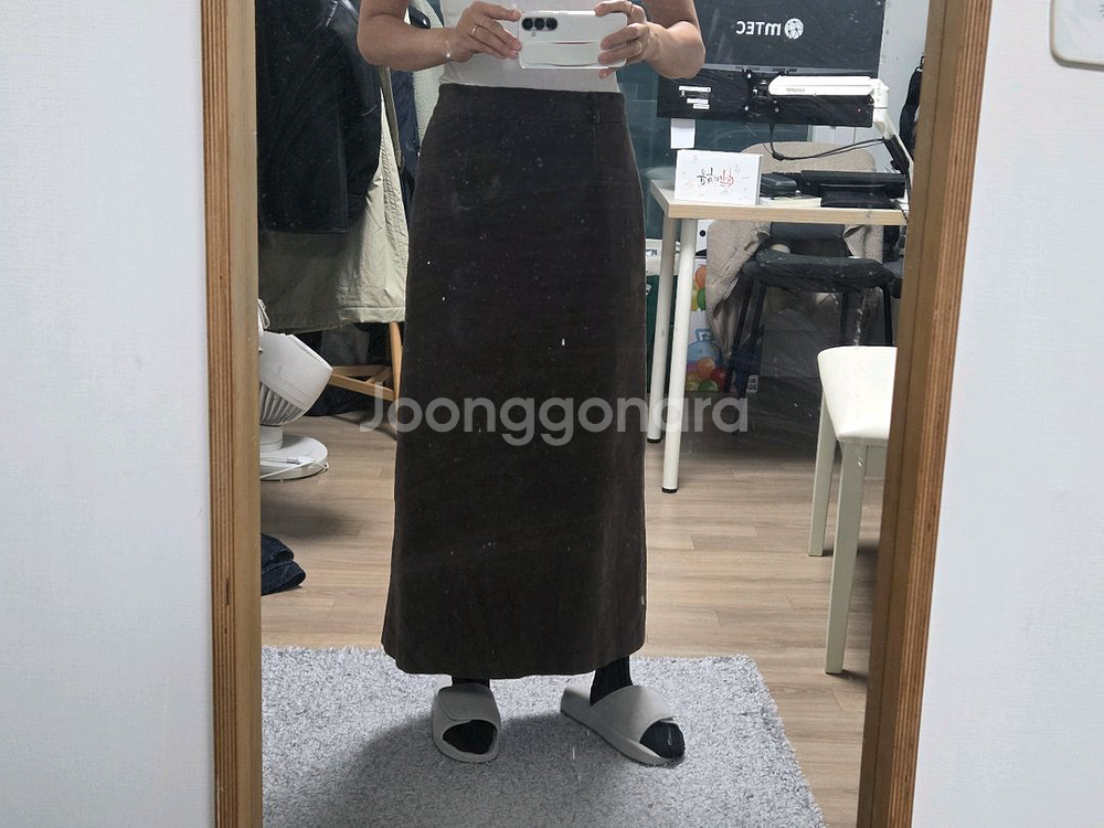 엽페 코듀로이 롱스커트 (새상품) 스몰 (착샷O)--3