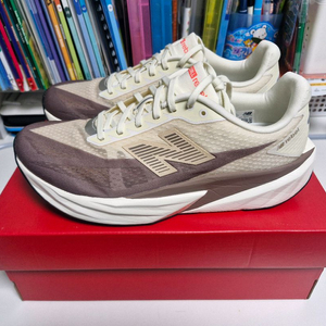 뉴발란스 레벨v5 285D