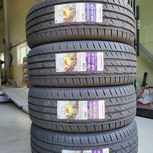 235 55 19 / 2355519 한국 라우펜 4계절 새타이어 / 카니발 싼타페 쏘렌토