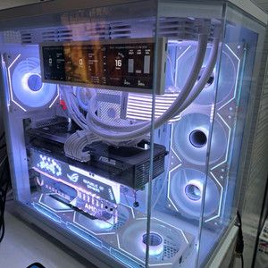 9800x3d +rx9070 +32gb + 2tb 화이트 배그용 본체
