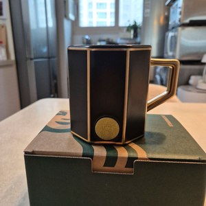 스타벅스 블랙 앤 골드 머그