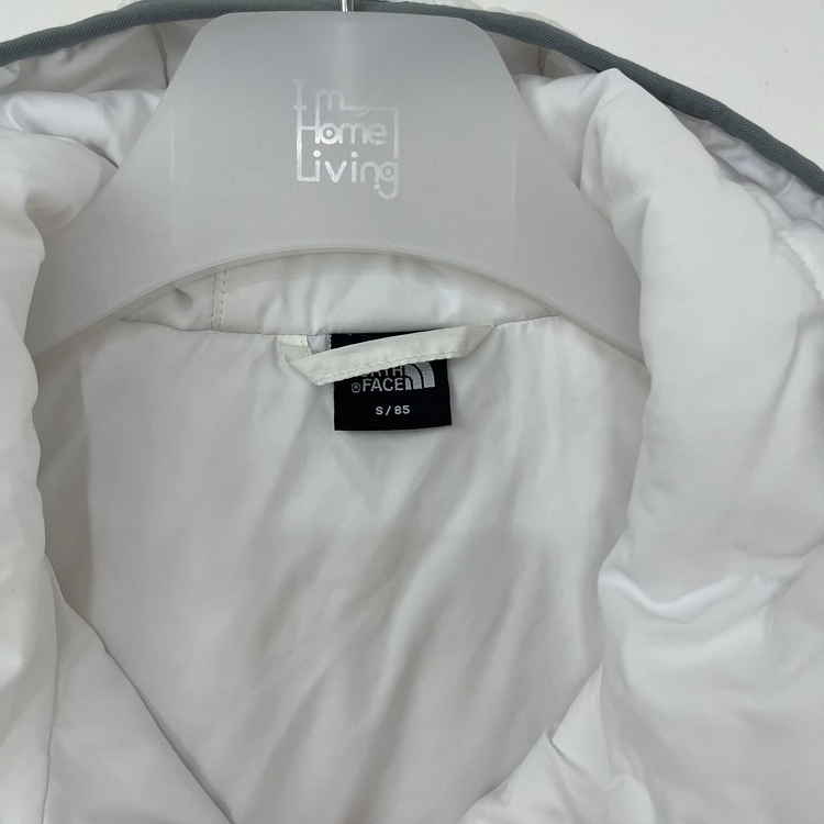 노스페이스 실버 자수로고 화이트 경량 패딩 자켓--6
