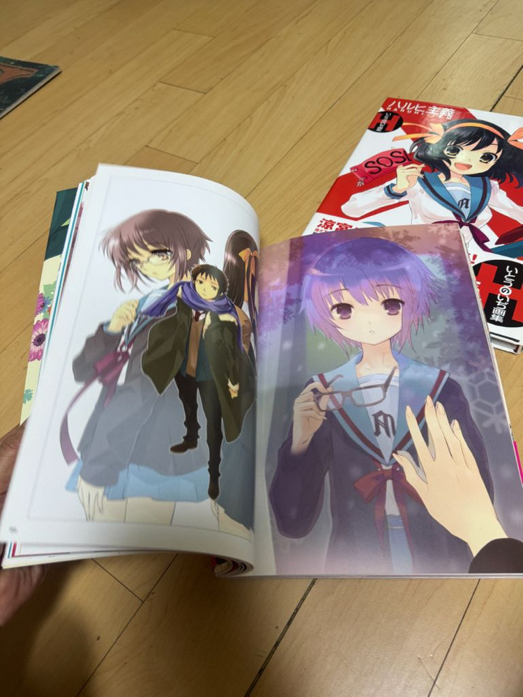 스즈미야 하루히 일러스트 화집--3