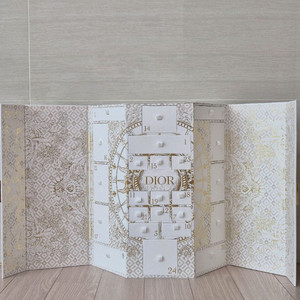 디올 2024 몽테뉴 어드벤트 캘린더 .새제품 미개봉 이미지