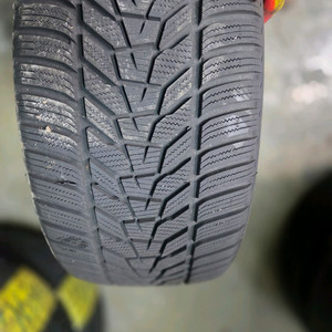 245/45/19 275/40R20 겨울타이어 한국 W330