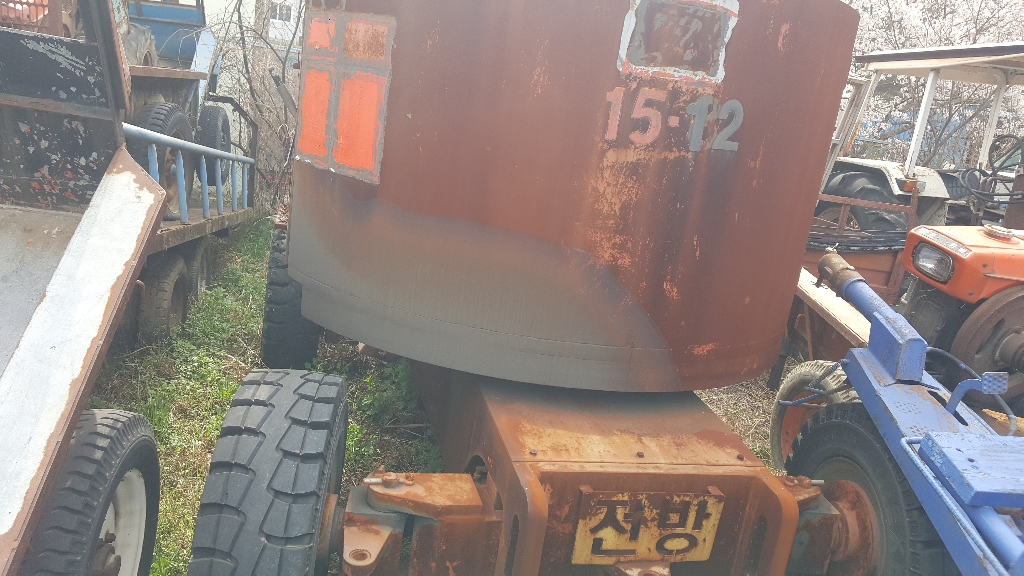 대형 엔진 굴절 고소작업차 팝니다--2