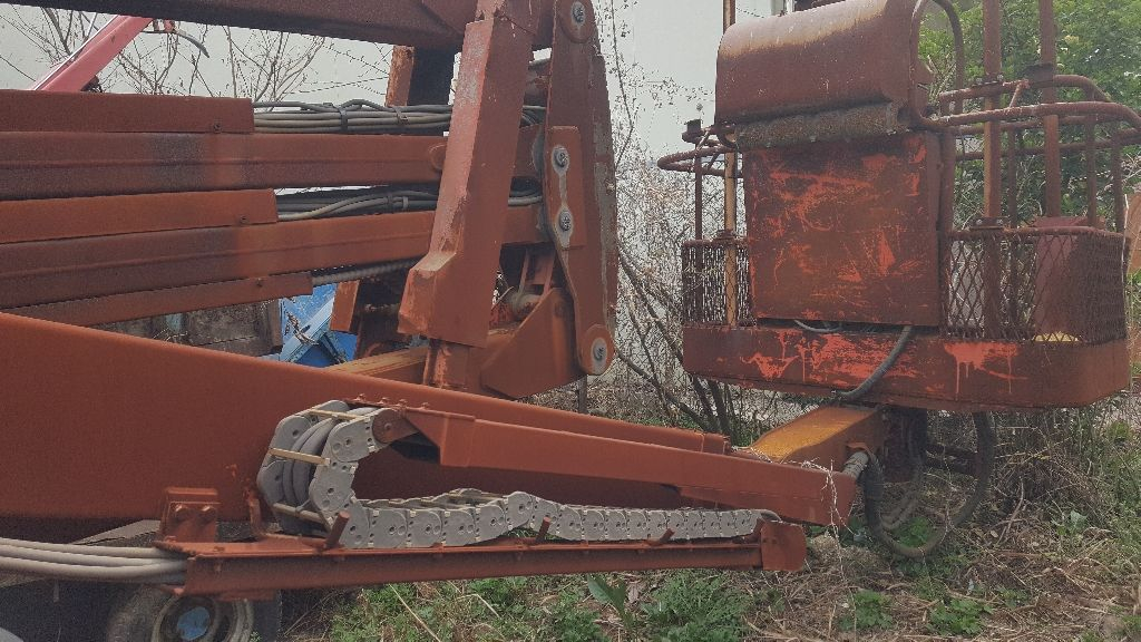 대형 엔진 굴절 고소작업차 팝니다--8