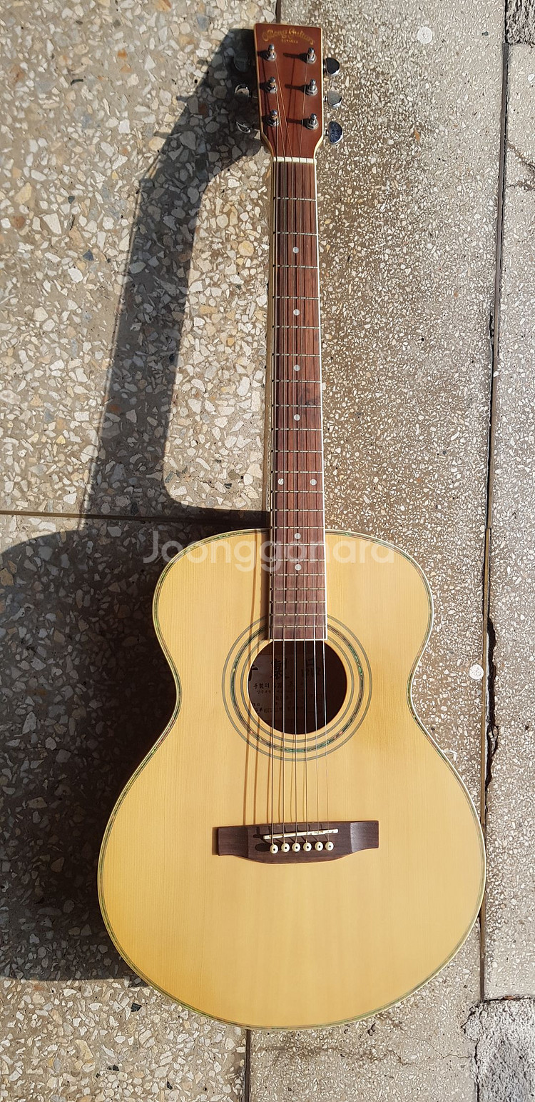 오봉 OF-520 수제품 기타 저렴히 팝니다--0