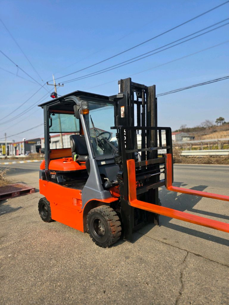 배터리좋은 2톤 자동발지게차 이미지