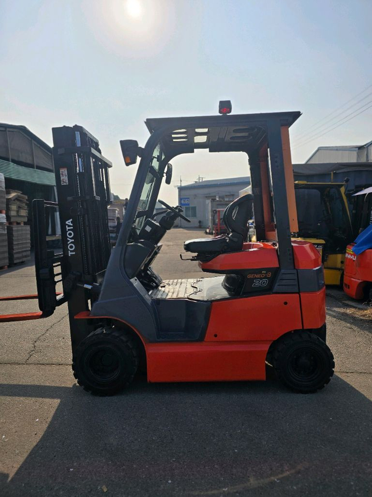 배터리좋은 2톤 자동발지게차 이미지