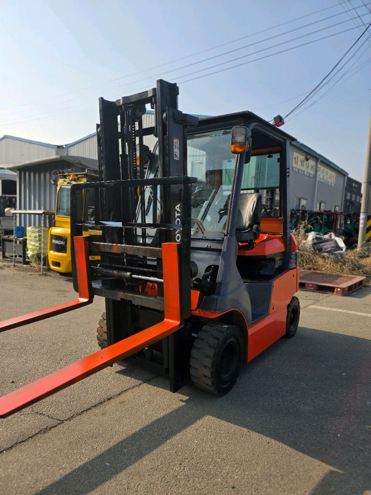 배터리좋은 2톤 자동발지게차 이미지