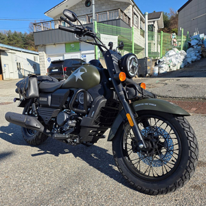 레니게이드 코만도125 25년식 신차급 컨디션 저렴하게 판매합니다.