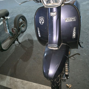 로얄알로이 GP125 스쿠터