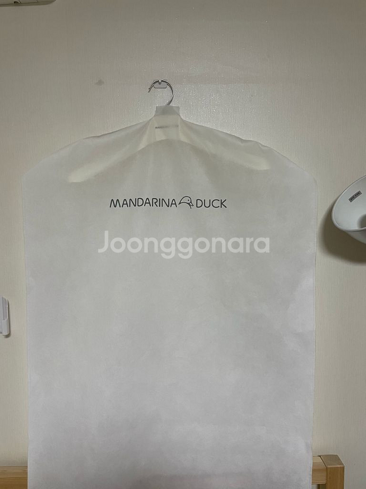 만다리나덕 경량패딩--4