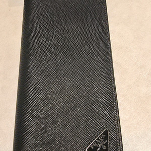 프라다 사피아노 장지갑 상태 최상 반값 이하(보증서, 영수증O)