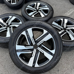 #쏘렌토 MQ4 순정 19인치 휠타이어 팝니다.235 55 19