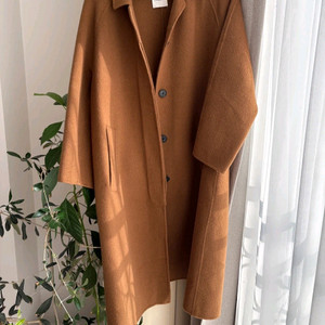 스튜디오 톰보이 롱코트입니다