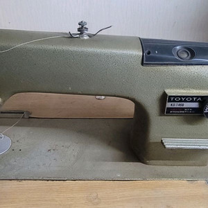 TOYOTA KD-146B 공업용 미싱