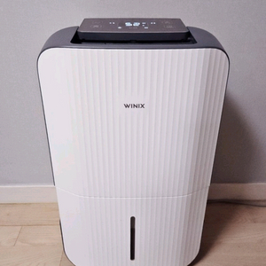 # 위닉스 제습기 17리터 대용량 고급형 - 상태 좋음