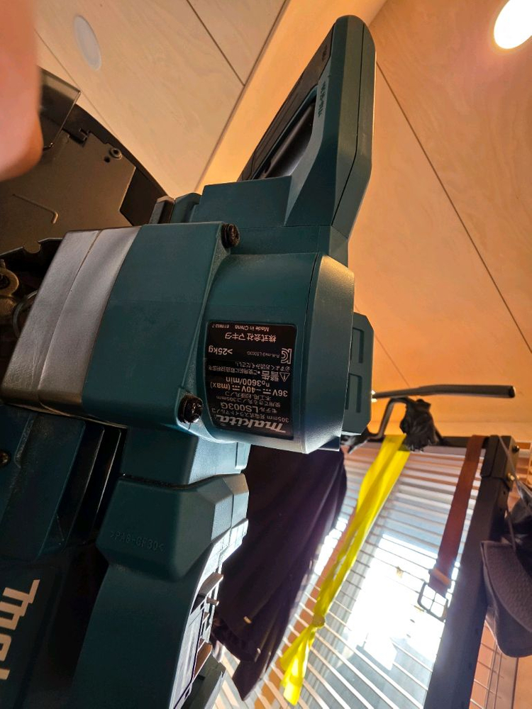 마끼다 LS003G 40V충전 각도절단기 판매합니다--2